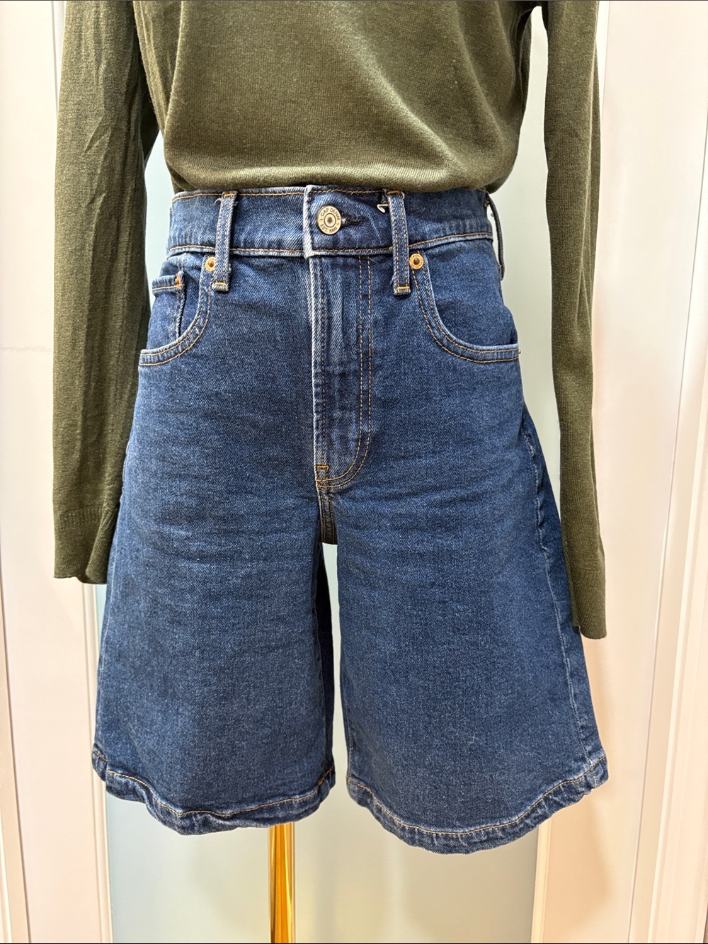 GAP Mid-Rise Wide Denim Shorts - Blue